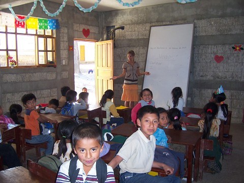 'Escuchen, niños!' : ) Ahhh... this was my first time to teach English lessons, and I loved it thoroughly!! You are looking at Ms. Rosalia's 3rd grade class here. Today (19th of February) we conjugated the verbs 'walk' and 'eat'... Im pretty sure we're going to need to cover this lesson again, Winks.