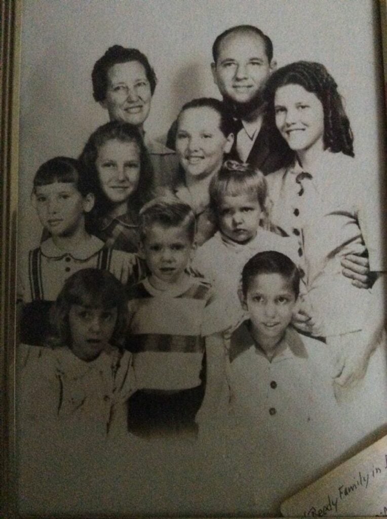 Grinslade Family (my mom is the littlest girl) 1959 or 1960