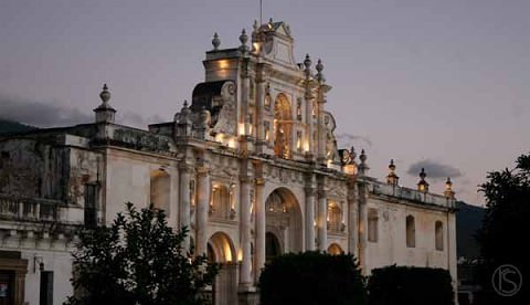 in the Parque Central in Antigua