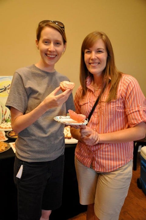 Lindsey and Kate enjoying some strawberry cupcakes. YUM! 