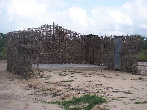 Church without walls (after the cyclone in Vilanculo, Mozambique)