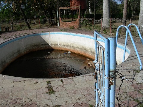 this is our pool. hah...we want to fix this up a bit before we leave La Quinta