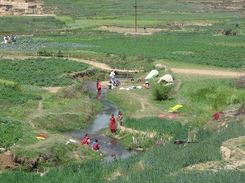 Washing cloths, Nepal