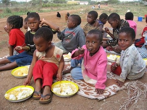 Kids with food provided