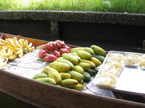 Our group with Pastor Alicia at the market