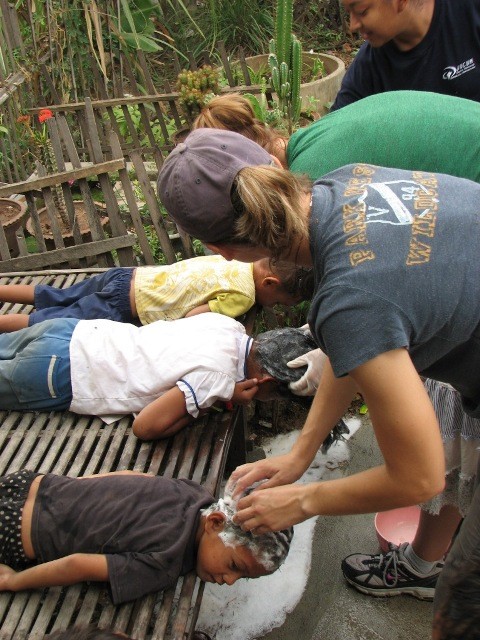 washing the kiddos hair