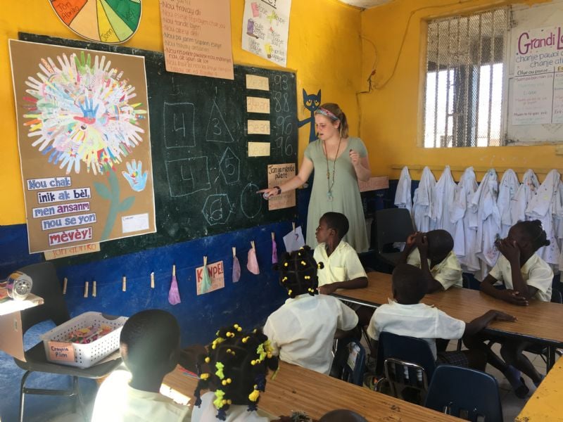 Reed's art class at the Jubilee school